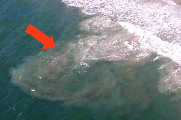 Отбойное течение: опасность, которую легко перехитрить | Обратное течение Отбойное течение: опасность, которую легко перехитрить | Обратное течение