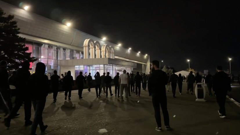 Полиция задержала 60 участников беспорядков в аэропорту Махачкалы