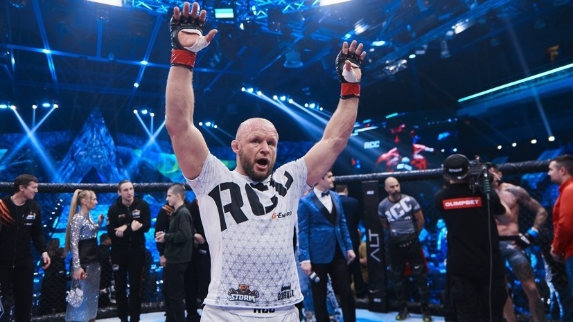 Не дожидаясь судей: Шлеменко нокаутировал Илича, Олейник «задушил» Родригеса на RCC 17